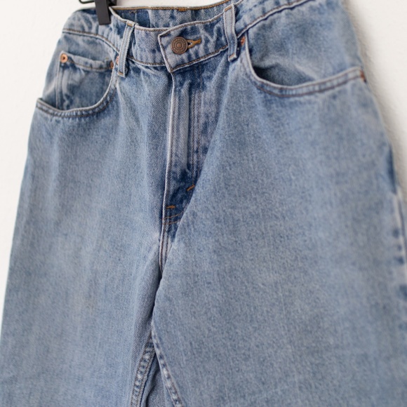 Vintage Levi's 550 Size 9 Tapered Leg Light Wash - Picture 3 of 5